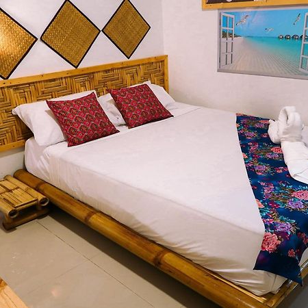 Baan Urt Suratthani Airport Hotel Сурат-Тхані Екстер'єр фото