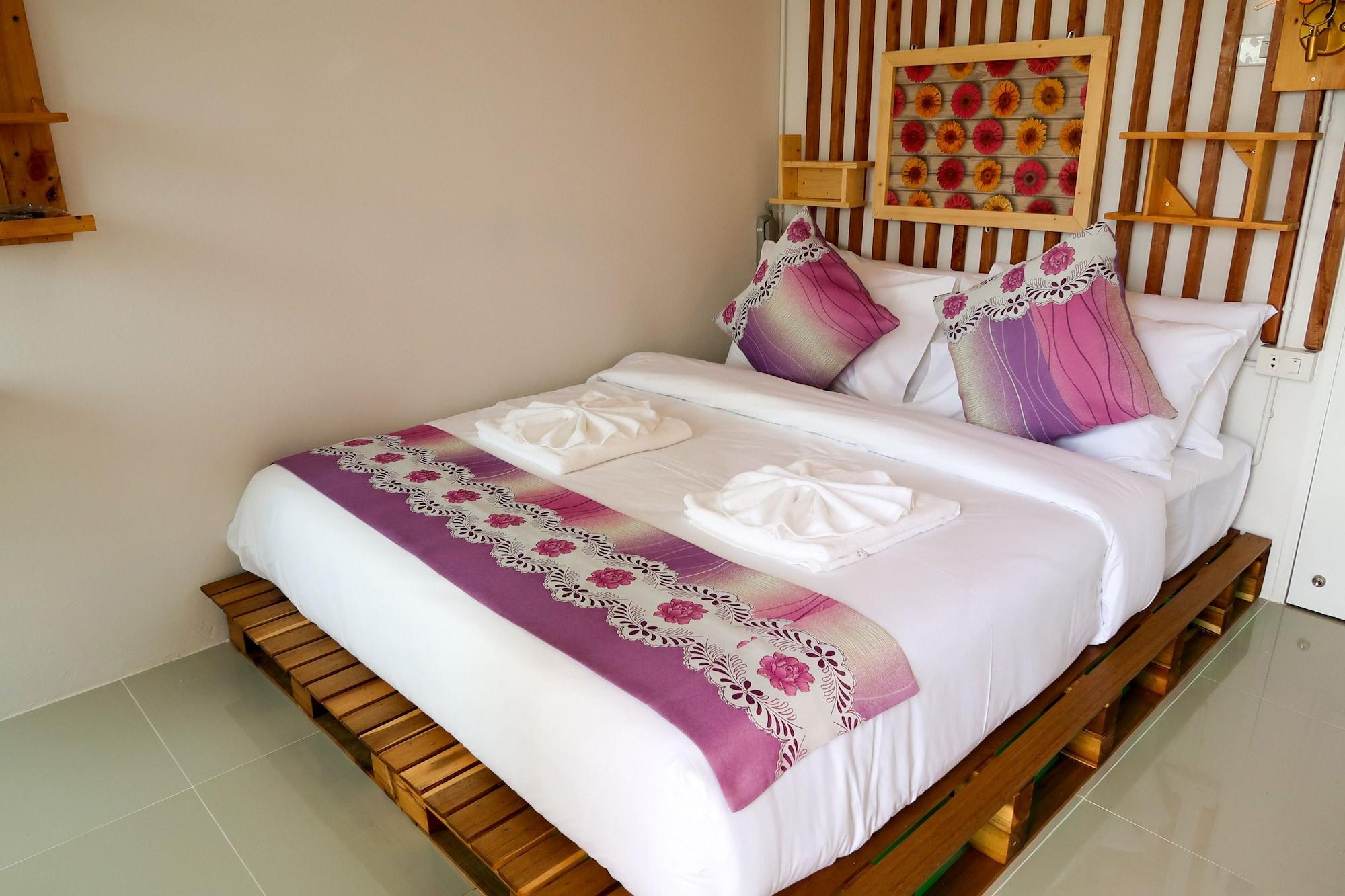 Baan Urt Suratthani Airport Hotel Сурат-Тхані Екстер'єр фото