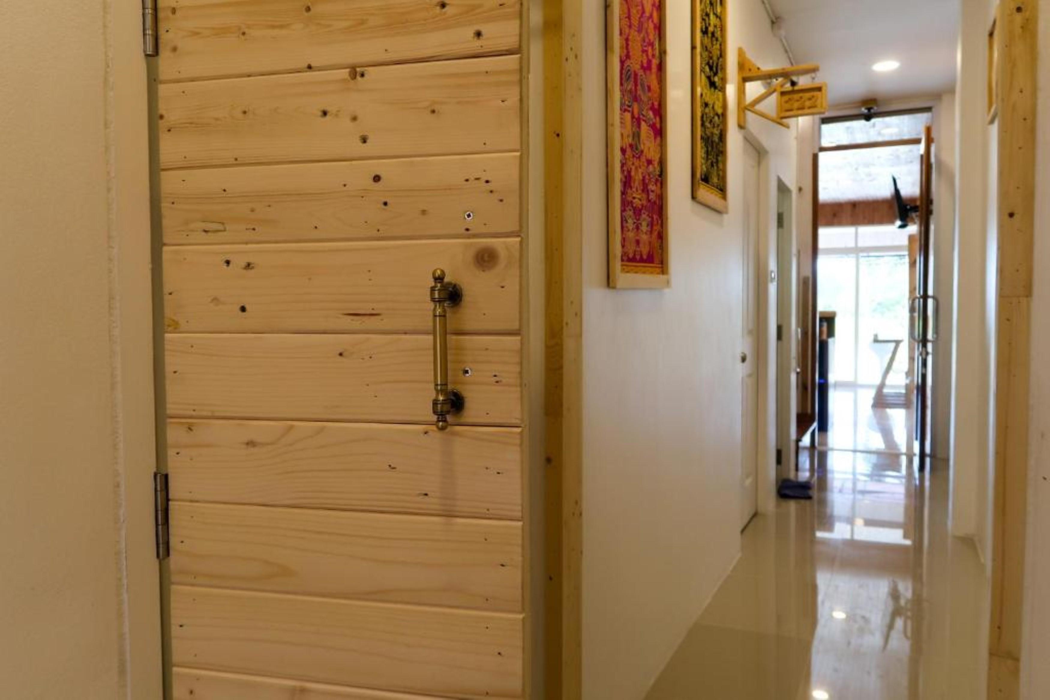 Baan Urt Suratthani Airport Hotel Сурат-Тхані Екстер'єр фото