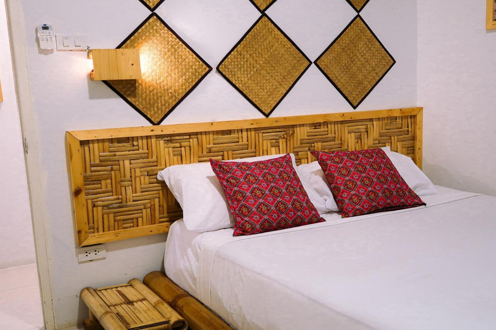 Baan Urt Suratthani Airport Hotel Сурат-Тхані Екстер'єр фото
