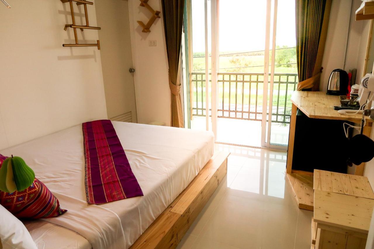 Baan Urt Suratthani Airport Hotel Сурат-Тхані Екстер'єр фото